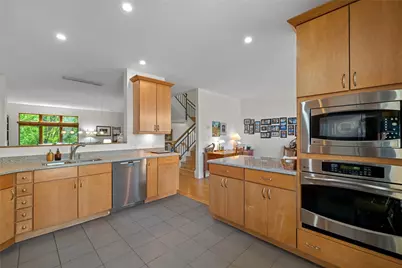 1850 Riverside Mews, Pittsburgh, PA 15203 - Photo 11