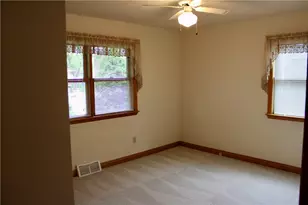 125 Jackson St, Harmony Boro, PA 16037 - Photo 11