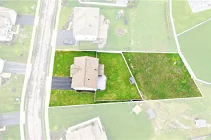 1058 Livorno Dr, Collier Township, PA 15071 - Photo 7