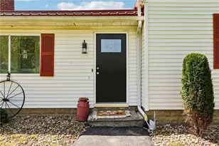 2017 Eastbrook Rd, Hickory Township, PA 16101 - Photo 5