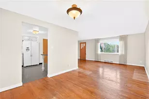 3975 Green Valley Dr, Hampton, PA 15116 - Photo 7