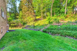 3975 Green Valley Dr, Hampton, PA 15116 - Photo 37