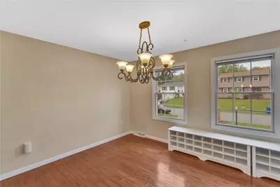 699 Surfside Dr, Pittsburgh, PA 15239 - Photo 13