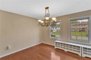 699 Surfside Dr, Pittsburgh, PA 15239 - Photo 13