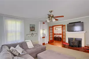 687 Valley Rd, Harmony Township, PA 15003 - Photo 9