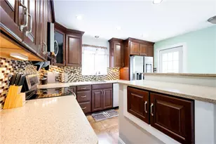 105 Parkview Rd, Ross Twp, PA 15237 - Photo 9