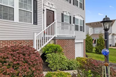 218 Horse Shoe Dr, Findlay Township, PA 15026 - Photo 3