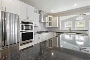 1001 Stonegate Dr, South Fayette, PA 15057 - Photo 5