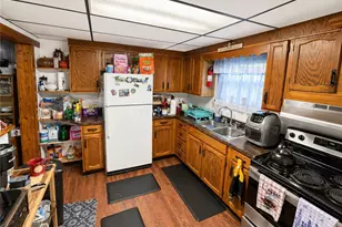 121 Elizabeth Ave, Evans City, PA 16033 - Photo 7