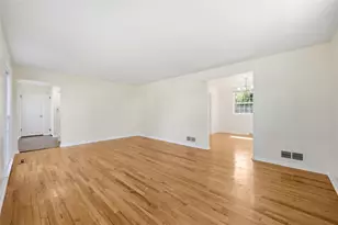 123 Point Vue Dr, Ross Twp, PA 15237 - Photo 5