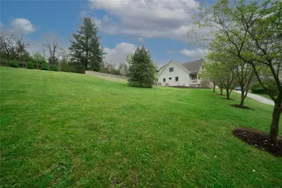 657 Lakeview Dr, South Strabane, PA 15301 - Photo 3