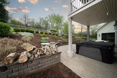 657 Lakeview Dr, South Strabane, PA 15301 - Photo 9