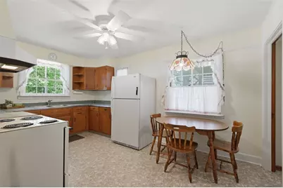 221 E Edgewood Avenue, New Castle, PA 16105 - Photo 9