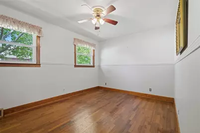 221 E Edgewood Avenue, New Castle, PA 16105 - Photo 13