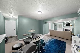 137 John Dr, Cecil, PA 15317 - Photo 31