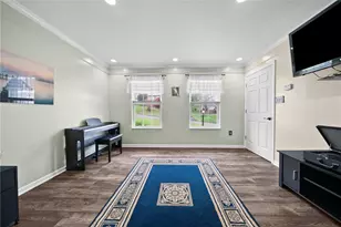 137 John Dr, Cecil, PA 15317 - Photo 5
