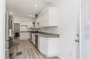 2008 Main St, Pittsburgh, PA 15215 - Photo 9