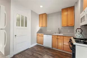 529 Windsor Ave, Pittsburgh, PA 15221 - Photo 11