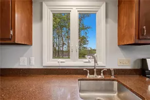 3217 Sundale Dr, Pittsburgh, PA 15116 - Photo 9