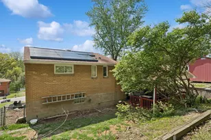 447 Saratoga Dr, Pittsburgh, PA 15236 - Photo 7