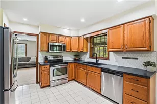 143 W Cruikshank Rd, Middlesex Township, PA 16002 - Photo 13