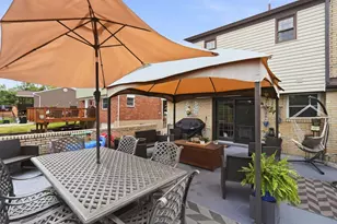 621 Portia Dr, Bethel Park, PA 15236 - Photo 9