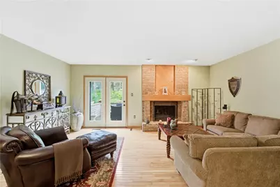 1419 Towne Square Dr, Pittsburgh, PA 15101 - Photo 5