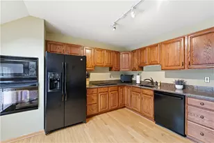 1419 Towne Square Dr, Pittsburgh, PA 15101 - Photo 11