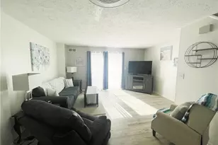 118 Forest Dr, Seven Fields Boro, PA 16046 - Photo 5
