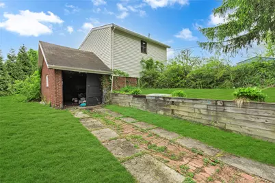 613 Briarcliff Dr, Center Township, PA 15001 - Photo 25