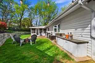 2029 Grosvenor Dr, Moon/Crescent Twp, PA 15108 - Photo 27