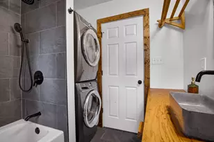 2017 Delaware Ave, Pittsburgh, PA 15218 - Photo 31