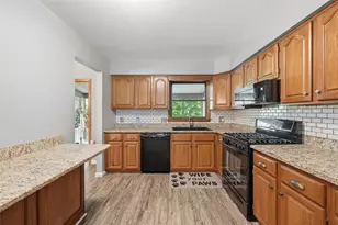606 Canterbury Dr, Moon/Crescent Twp, PA 15108 - Photo 7