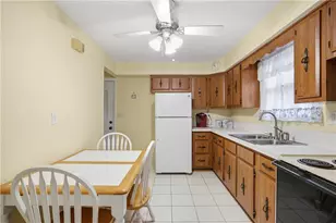 401 Clair Dr, Pittsburgh, PA 15241 - Photo 13