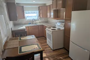 727 N 1st St, Jeannette, PA 15644 - Photo 9