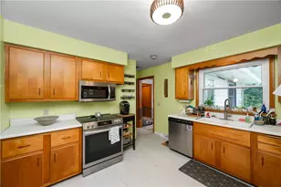 430 Flower Ave, Grove City Boro, PA 16127 - Photo 9