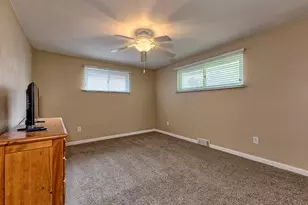 56 Meadowbrook Ave, Greensburg, PA 15601 - Photo 15