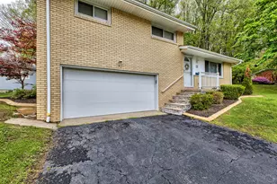56 Meadowbrook Ave, Greensburg, PA 15601 - Photo 3