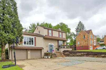 3416 Sterling Dr, Bethel Park, PA 15102 - Photo 3