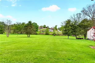 709 Vernon Dr, Rostraver, PA 15012 - Photo 5