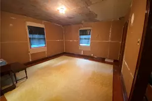 548 Chestnut St, Monessen, PA 15062 - Photo 17
