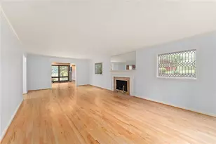 147 Woodshire Dr, Pittsburgh, PA 15215 - Photo 9