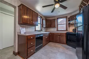 332 McClellan Dr, Pittsburgh, PA 15236 - Photo 9