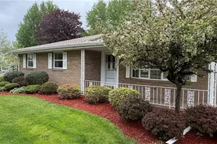 195 Donald Rd, Hermitage, PA 16148 - Photo 1