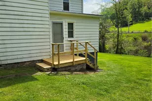 691 Old State Rte 66, Hempfield Township, PA 15601 - Photo 15