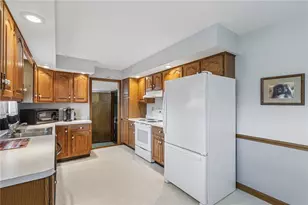 240 Hamburg Rd, Hempfield Township, PA 16125 - Photo 11