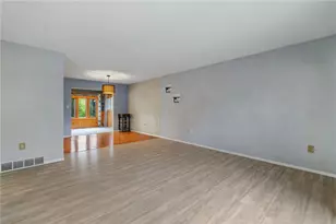 22 Laurel Valley Ct, Pittsburgh, PA 15147 - Photo 3