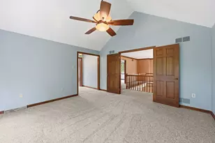 2493 Elkridge Dr Dr, Pittsburgh, PA 15090 - Photo 27