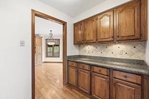 2493 Elkridge Dr Dr, Pittsburgh, PA 15090 - Photo 15