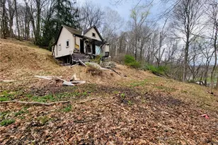 3867 Leslie Ave, Hampton, PA 15101 - Photo 1